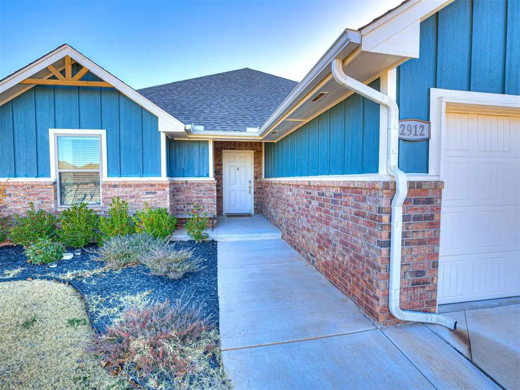2912 Heather Haven, Moore, OK 73160 - Image #1