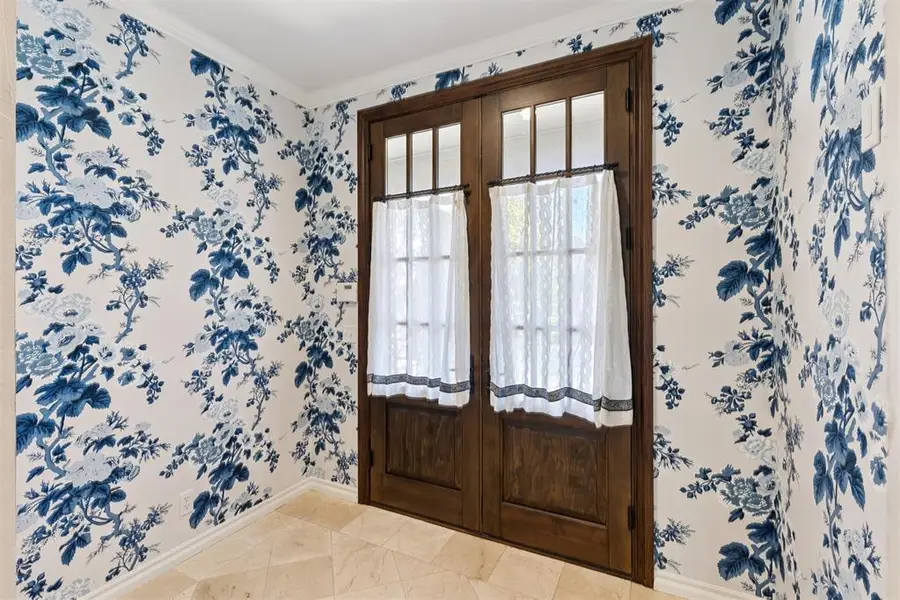 11300 Quail Creek Road #14, Oklahoma City, OK 73120 - Image #2