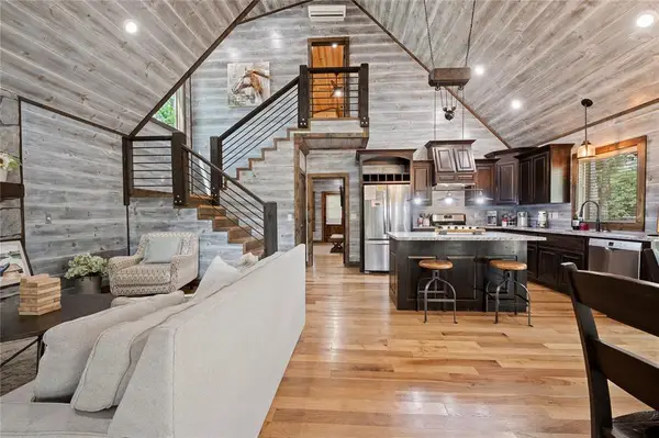 101 Scrub Oak Trail, Broken Bow, OK 74728