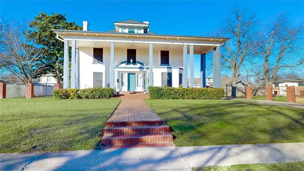 211 SW F Street, Ardmore, OK 73401 - #1