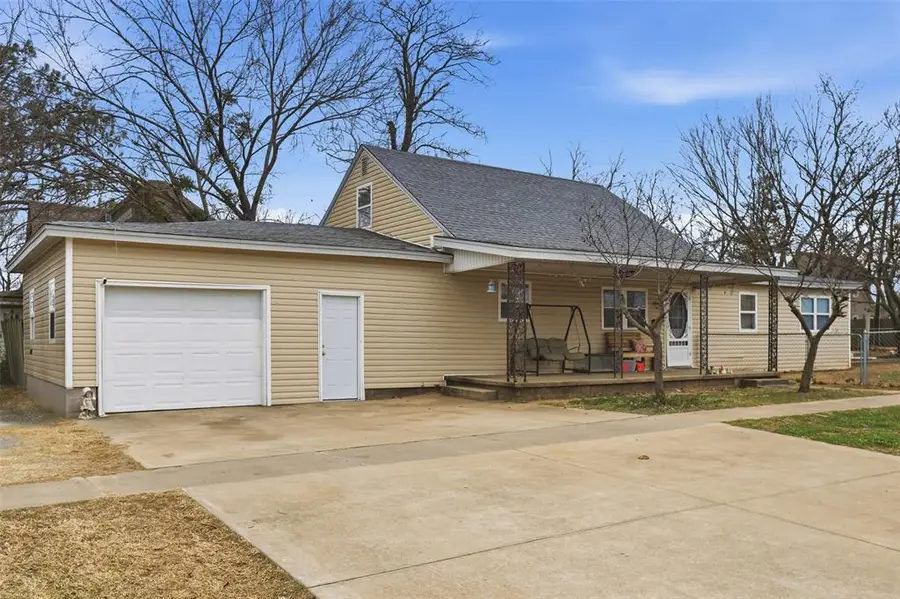 523 N 2nd Avenue, Stroud, OK 74079 - #2