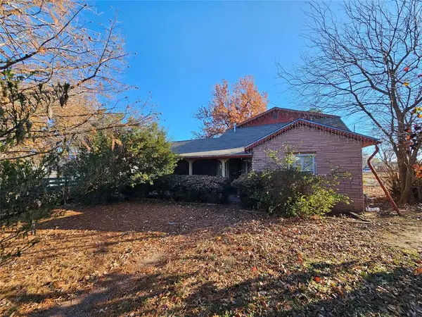 1411 S 11th Street, Chickasha, OK 73018