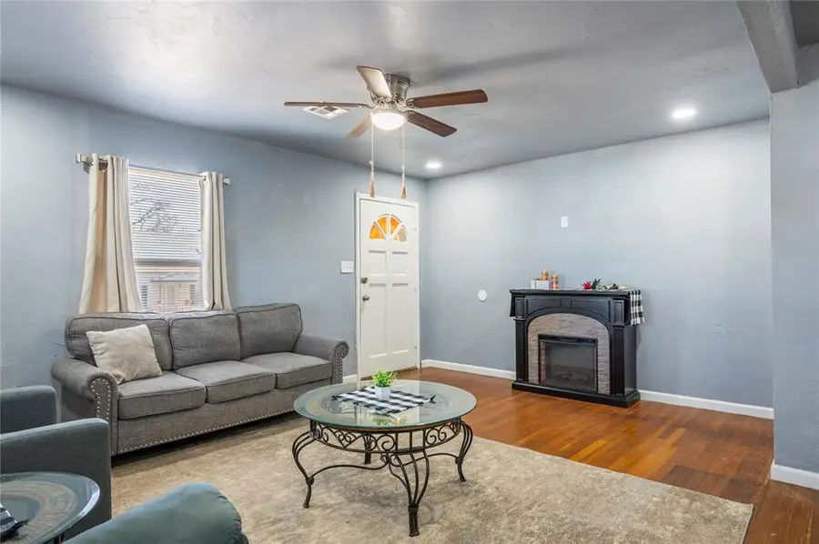 1020 S 14th Street, Chickasha, OK 73018 - #3