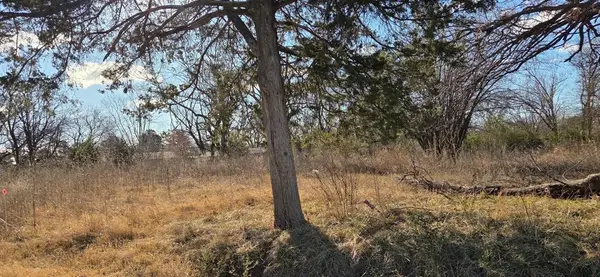 601 E Willow Street, Holdenville, OK 74848