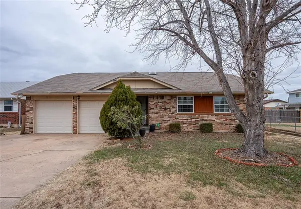 1029 NW 10th Street, Moore, OK 73160