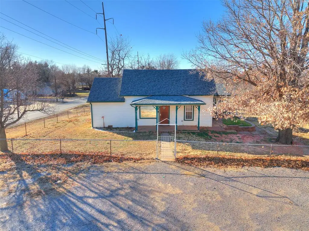 418 S 10th Street, Kingfisher, OK 73750 - #1