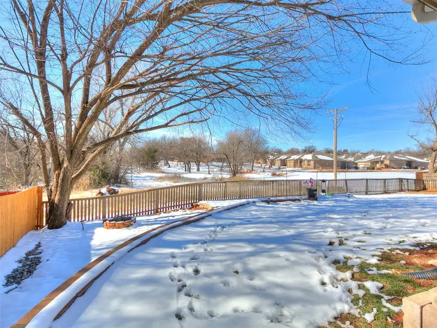 305 Hamptonridge Road, Edmond, OK 73034 - Image #3