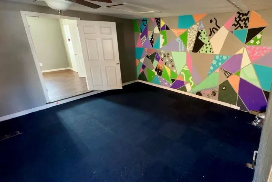 1009 W D Avenue, Elk City, OK 73644 - #3