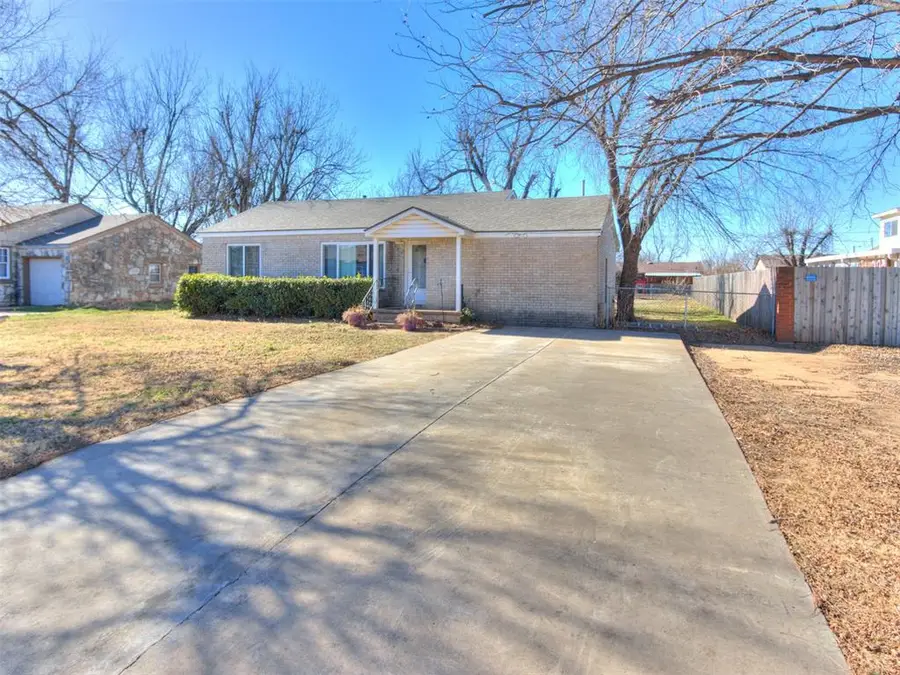 910 S 10th Street, Kingfisher, OK 73750 - #2