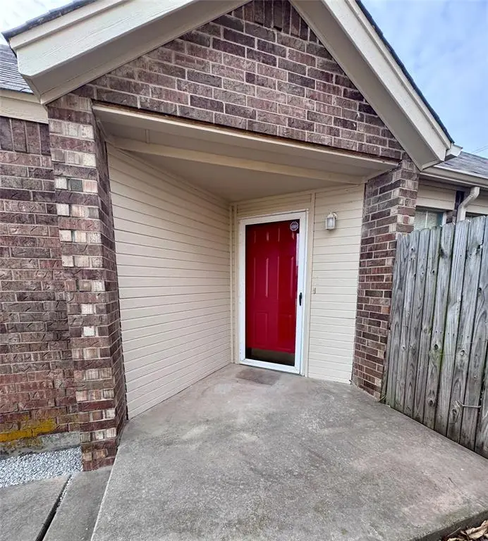 2407 Lakecrest Drive, Moore, OK 73170 - Image #2