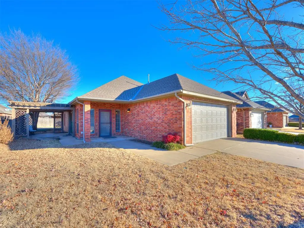 401 SE 10th Street, Moore, OK 73160 - Image #1