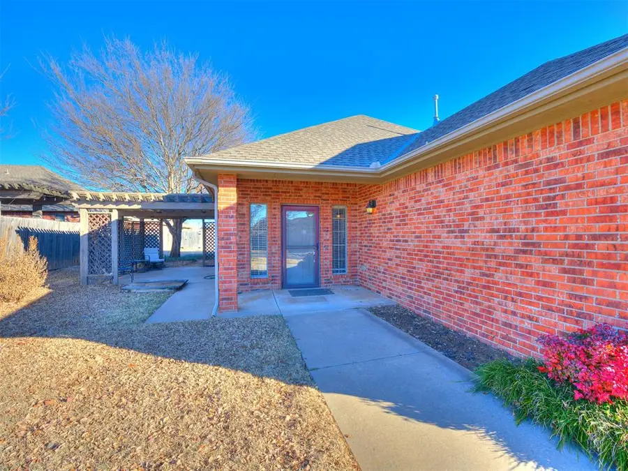401 SE 10th Street, Moore, OK 73160 - Image #3