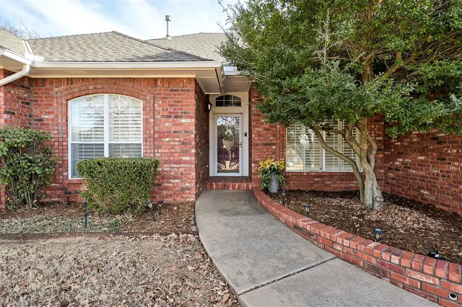 412 Kenswick Court, Edmond, OK 73034 - Image #2