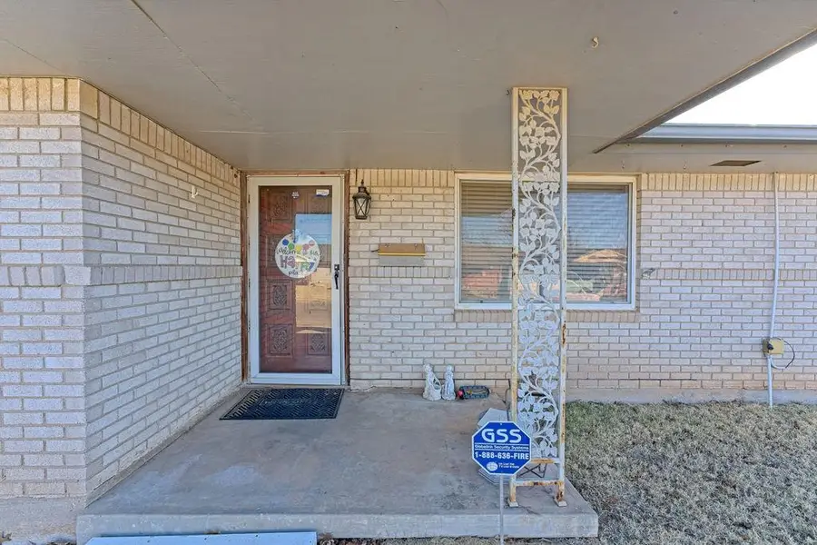 102 N Dillon Avenue, Moore, OK 73160 - Image #2