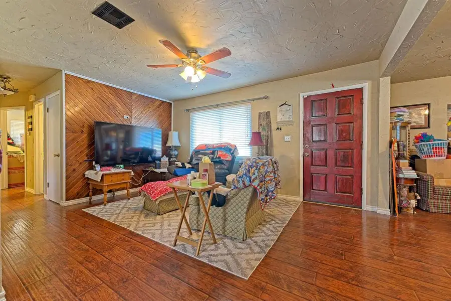 102 N Dillon Avenue, Moore, OK 73160 - Image #3