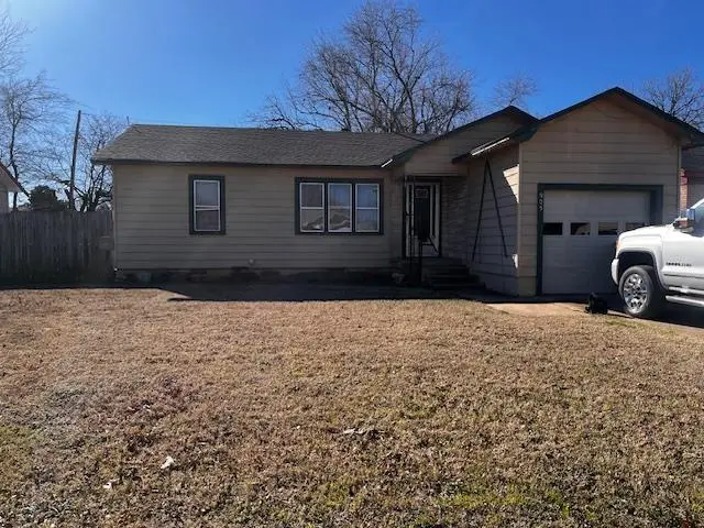 905 Cherokee Place, Lindsay, OK 73052 - Image #1