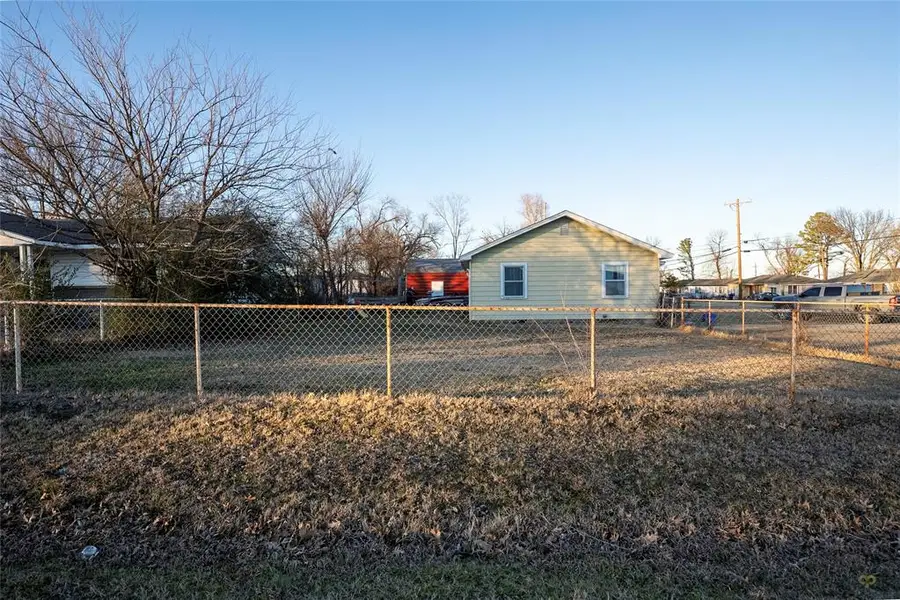 3406 N Market Avenue, Shawnee, OK 74804 - Image #3