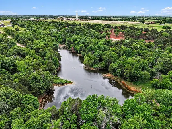 980 Creekside Trail, Guthrie, OK 73044