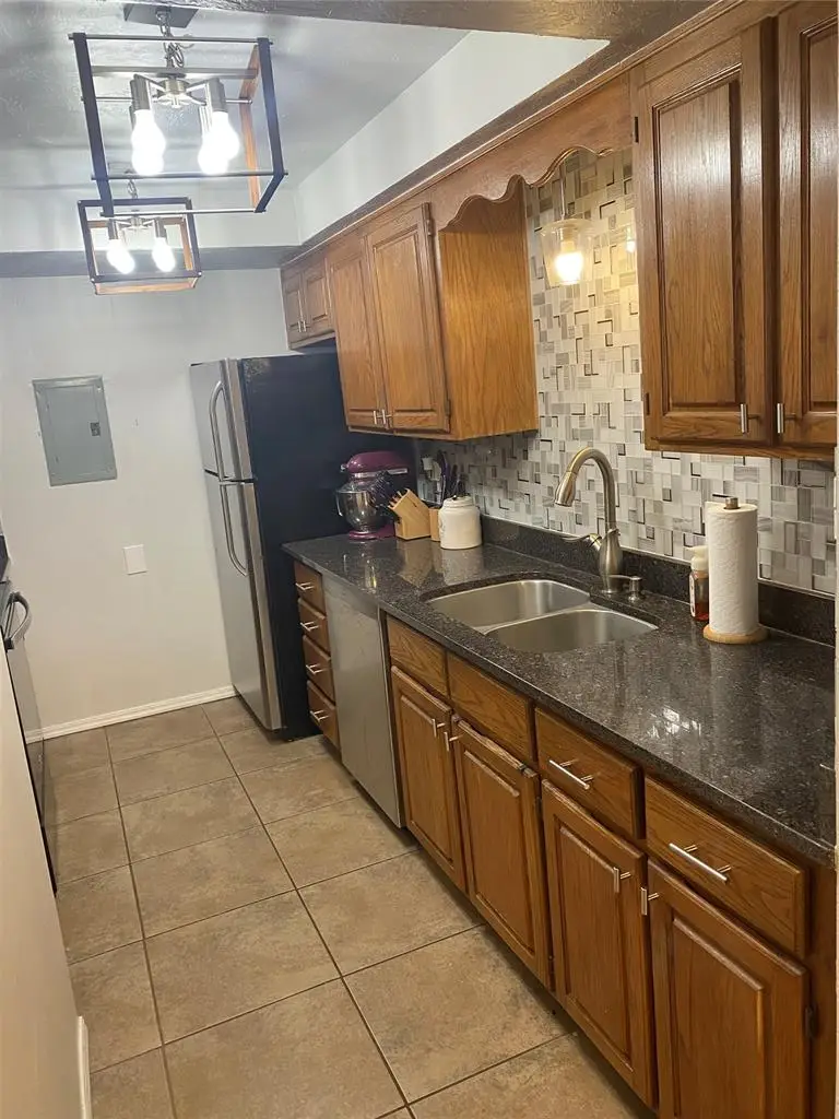 11120 Stratford Drive #205, Oklahoma City, OK 73120 - #3