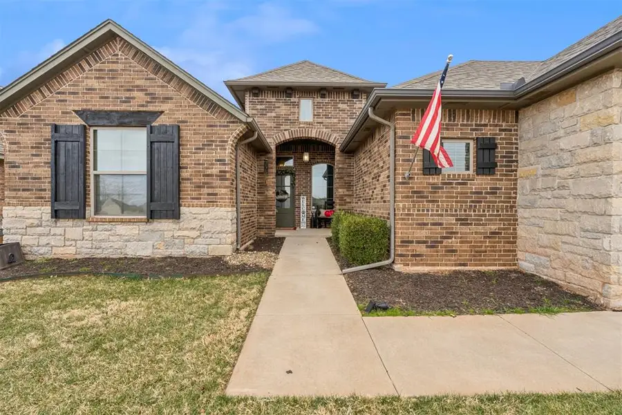 19104 N Rush Springs Lane, Edmond, OK 73012 - Image #2