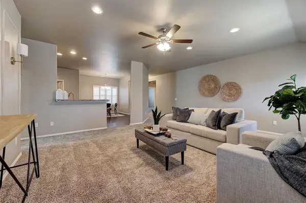 2924 Sunberry Way, Yukon, OK 73099