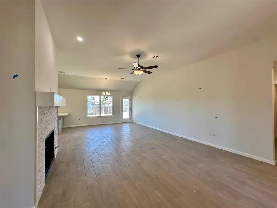 1013 Redwood Creek Drive, Yukon, OK 73099 - #2