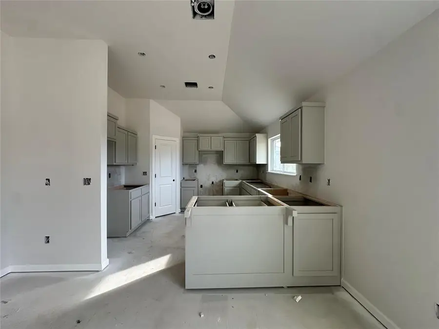 1013 Redwood Creek Drive, Yukon, OK 73099 - #3