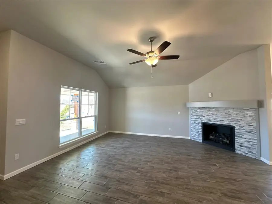 1004 Redwood Creek Drive, Yukon, OK 73099 - #3