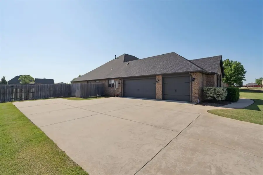 11800 Pamalos Trail, Oklahoma City, OK 73173 - Image #2