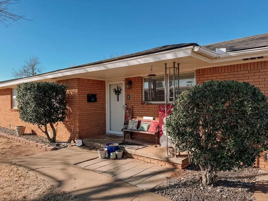 923 N Krest Drive, Weatherford, OK 73096 - #2