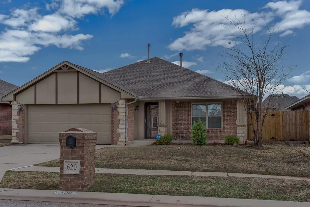 620 Apple Tree Lane, Moore, OK 73160 - Image #1