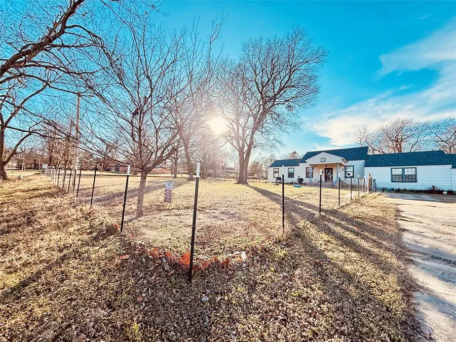 825 S Eufaula Avenue, Wewoka, OK 74884 - #3