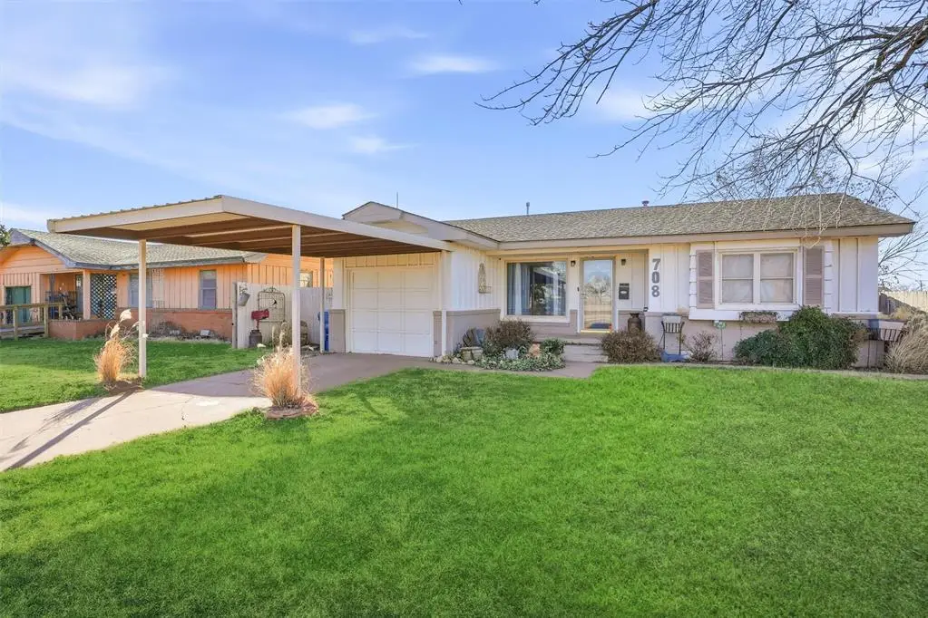 708 W 12th Street, Cordell, OK 73632 - #1