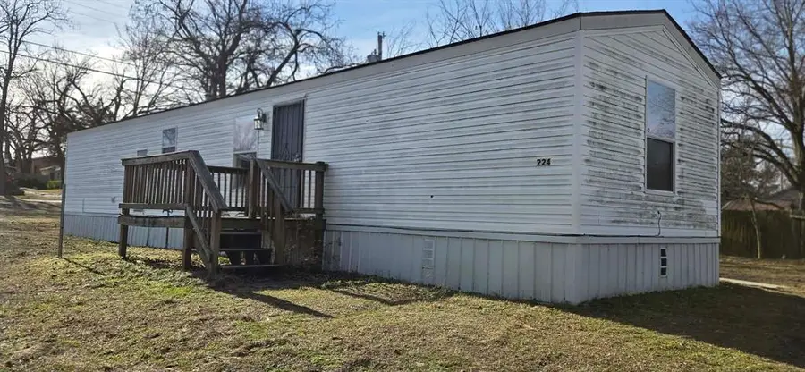 224 W 10th Street, Holdenville, OK 74848 - #3