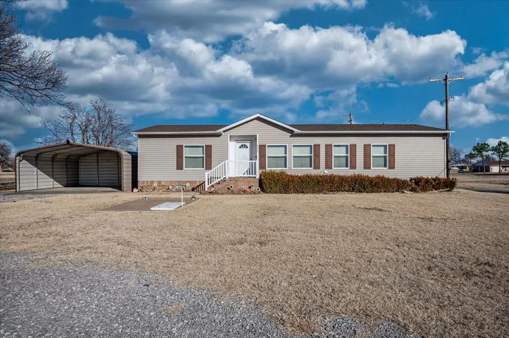 821 E A Street, Watonga, OK 73772 - #1