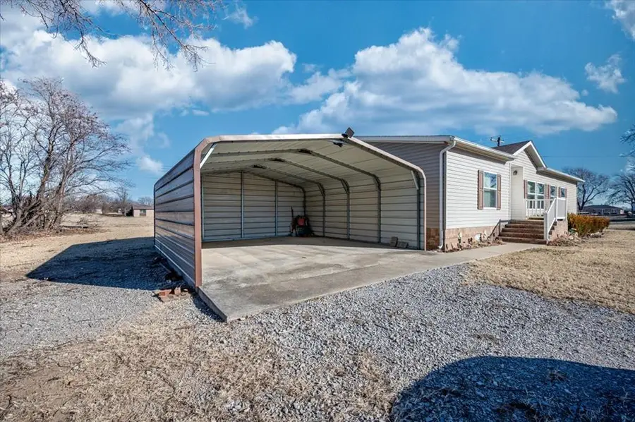 821 E A Street, Watonga, OK 73772 - #2