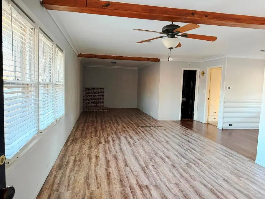 1329 W Thompson Avenue, Enid, OK 73703 - Image #3