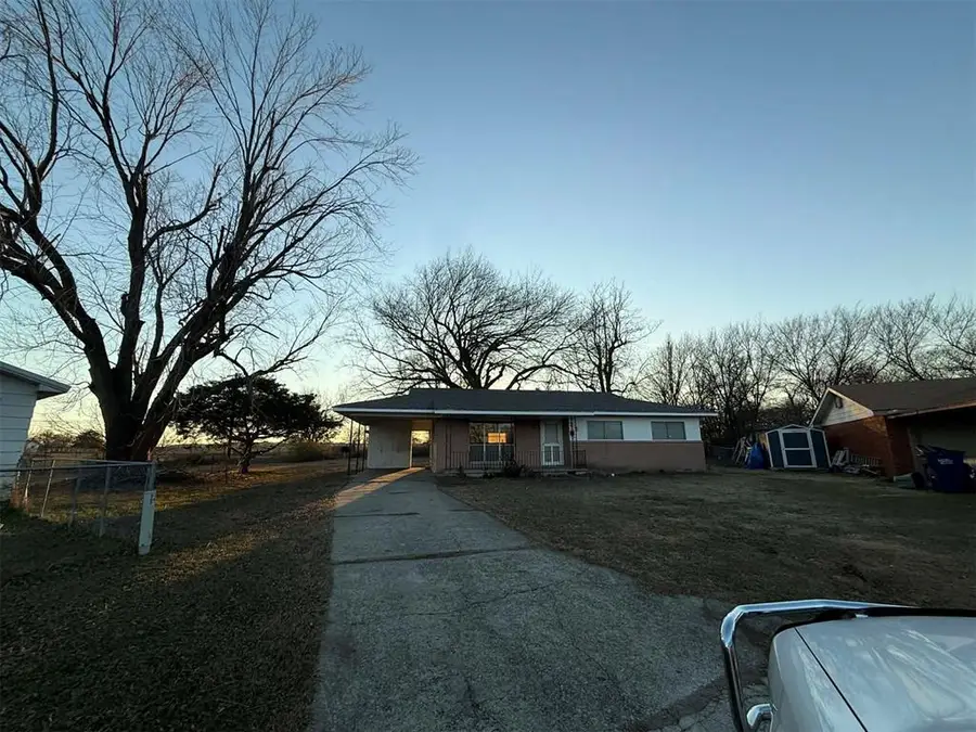 22 E Rondel Avenue, Wewoka, OK 74884 - #3
