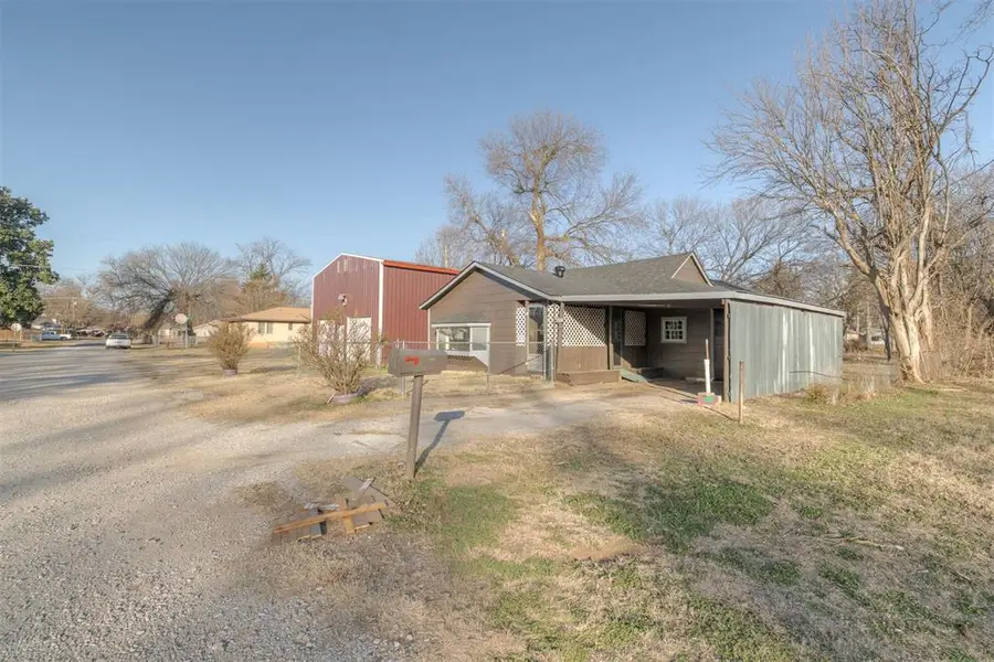 208 Monroe Street, Pauls Valley, OK 73075 - Image #2
