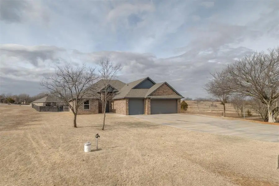 2000 Loyal Roots Circle, Blanchard, OK 73010 - Image #2