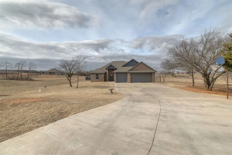 2000 Loyal Roots Circle, Blanchard, OK 73010 - Image #3