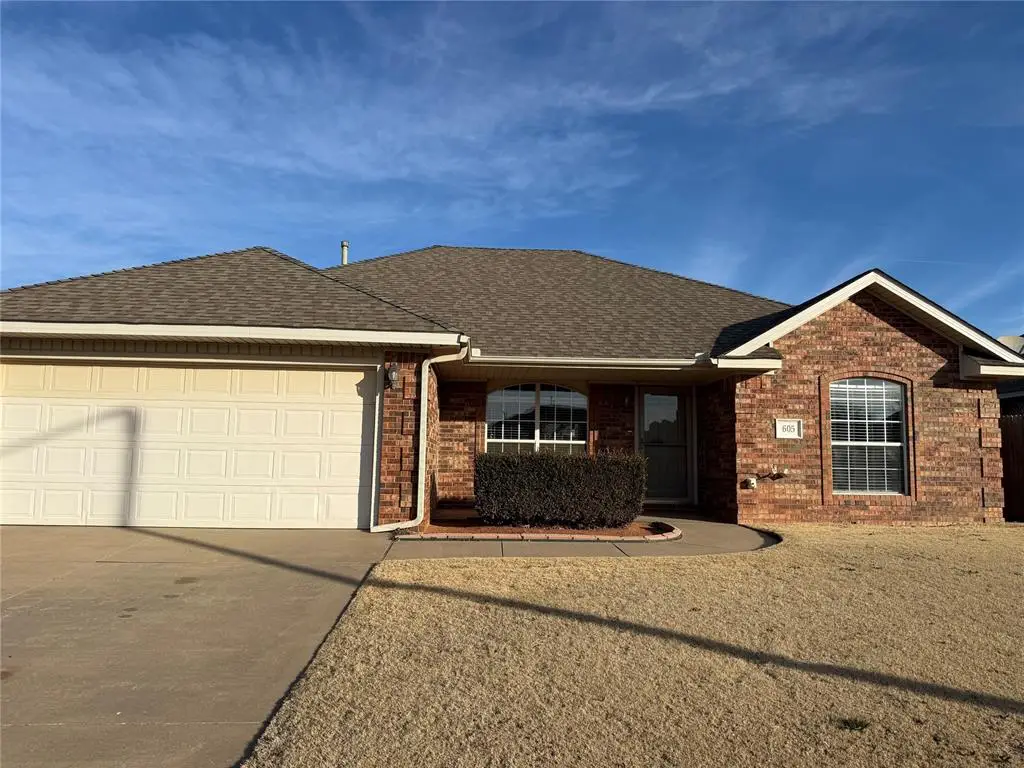 605 E Greenwood Lane, Mustang, OK 73064 - Image #1