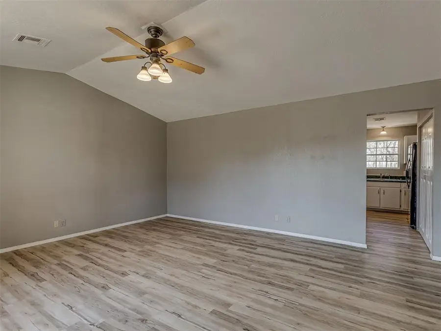 2124 Oakside Drive, Norman, OK 73071 - Image #2