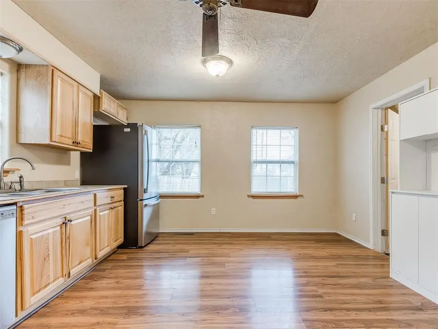 1211 S 19th Street, Chickasha, OK 73018 - #3