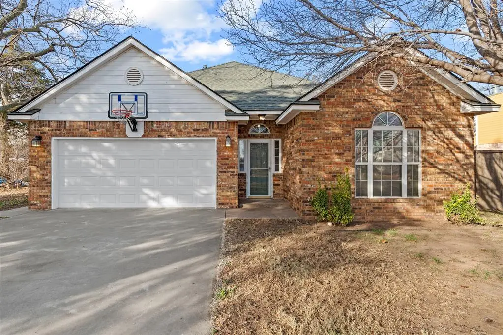 1007 N Market Avenue, Watonga, OK 73772 - #1