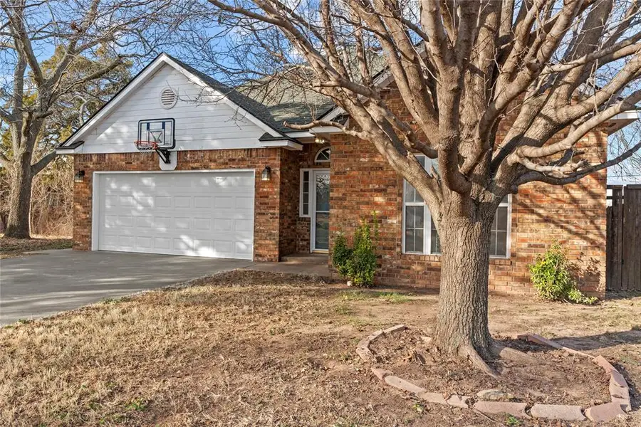 1007 N Market Avenue, Watonga, OK 73772 - #3