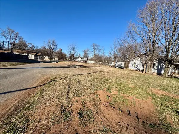 1728 W Idaho Avenue, Chickasha, OK 73018
