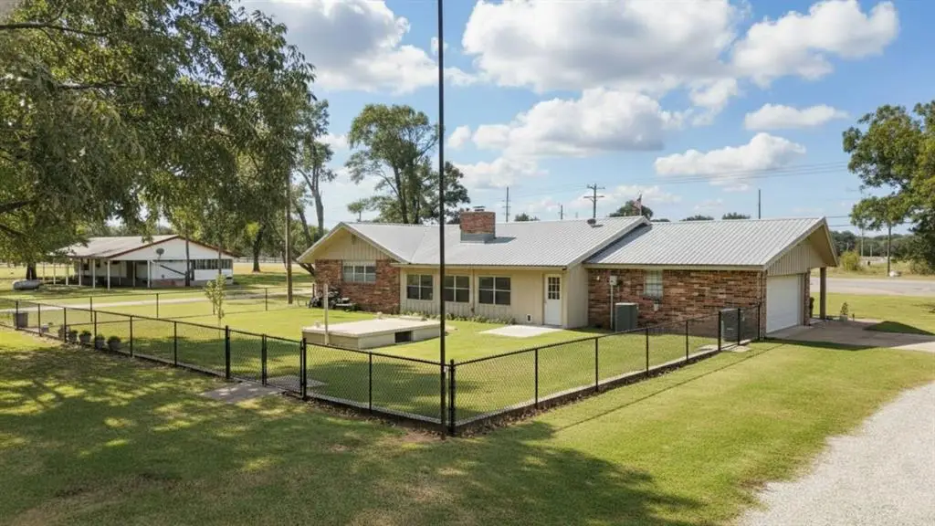 2064 S Highway 77, Davis, OK 73030 - #1