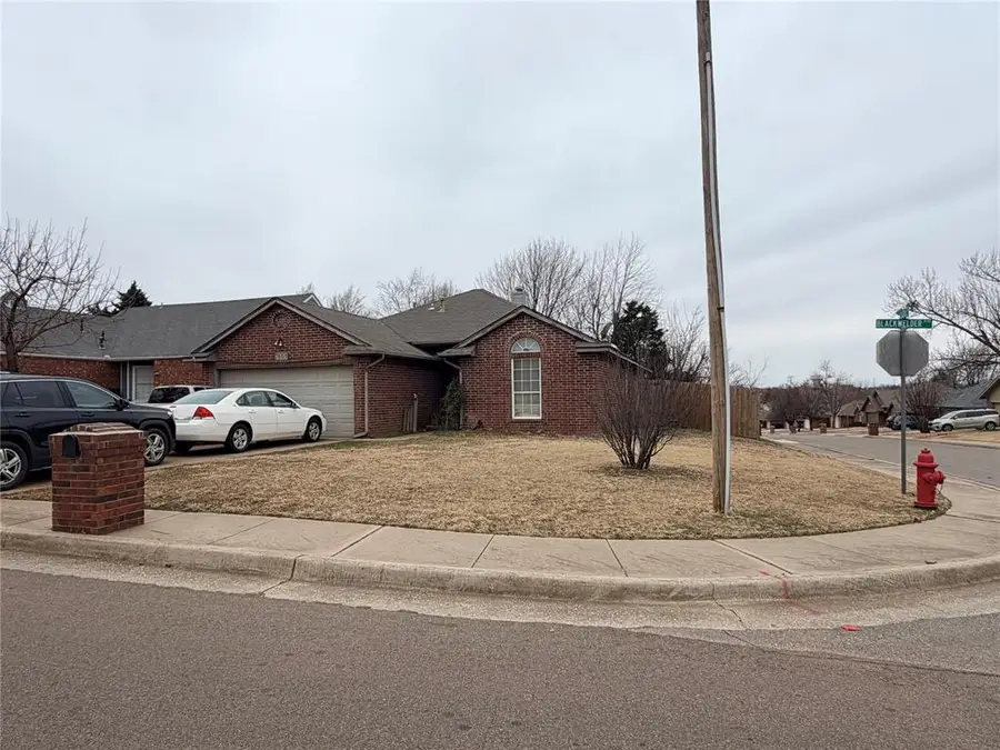 1005 N Blackwelder Avenue, Edmond, OK 73034 - Image #2