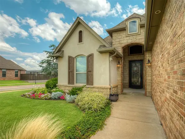 1144 Canteberry Drive, Yukon, OK 73099